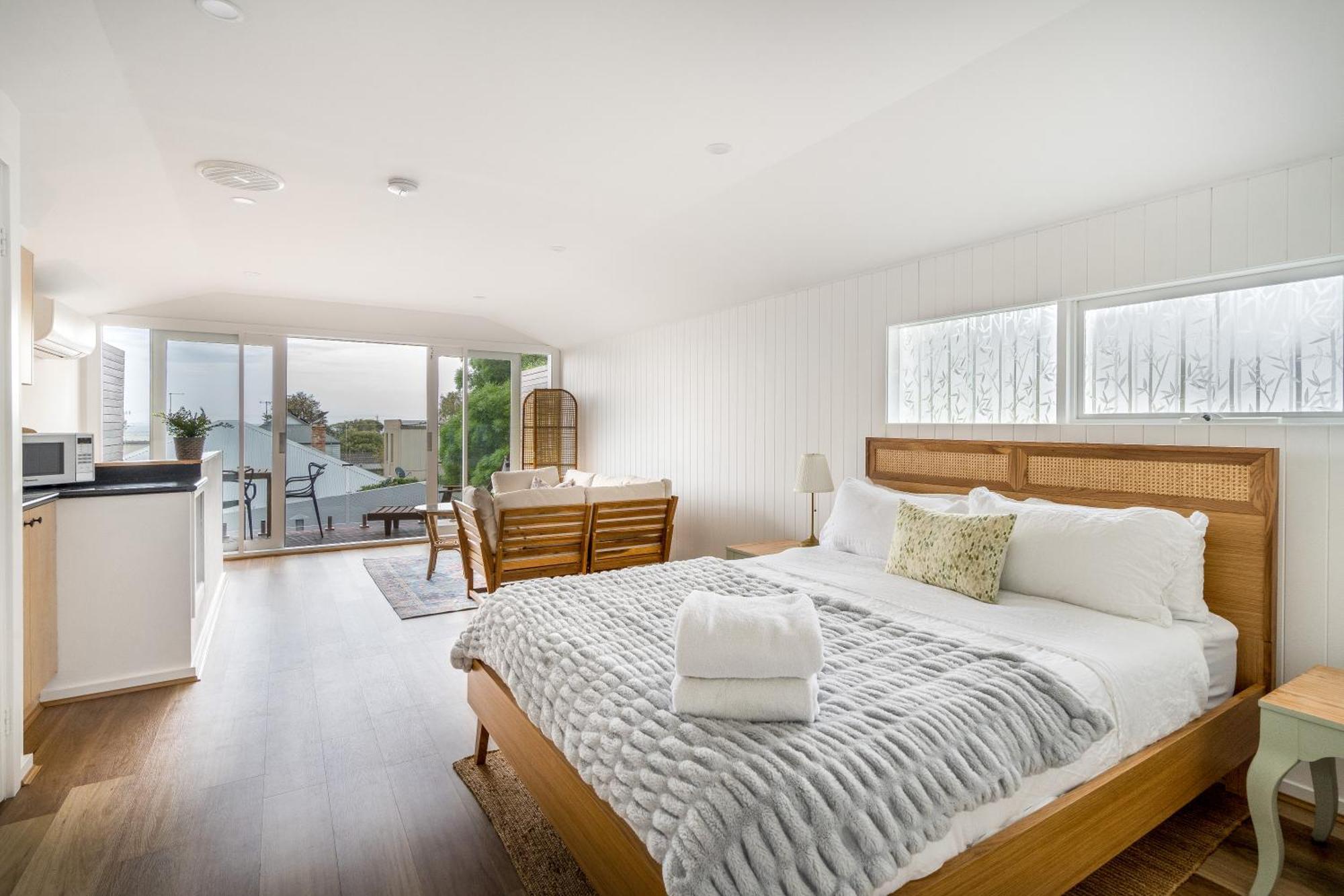 Hotel By The Seaside Mornington Exterior foto